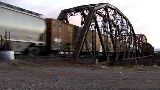 preview picture of video 'Union Pacific crossing the Red river into Ok. 01/24/2010 ©'