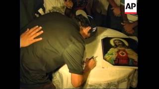 EL SALVADOR: STREET GANGS SIGN PEACE AGREEMENT