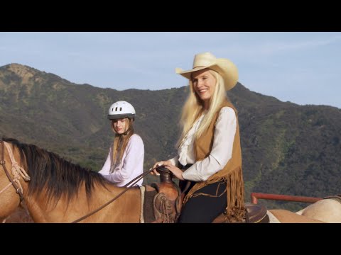 Gunilla Rider En Häst (Del 2) -  Svenska Hollywoodfruar (S10 Ep7)