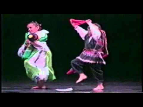 FESTIVAL NACIONAL LOS NIÑOS DE COLOMBIA BAILAN 2002-1