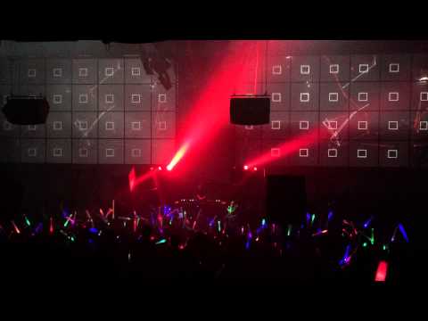 FIRST PLAY: Axwell Λ Ingrosso feat. Pharrell - Dream Bigger