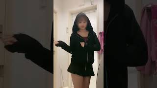 【パーカー女子】着こなし方【胸元開きすぎ♥️】#腰ヒット #JK#腰ヒット #チクタク#ティック曲#tiktokダンス#tiktokかわいい