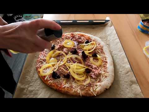 Wir pimpen eine Pizza al Tonno von Gustavo, wow eine harte Konkurrenz zum Italiener