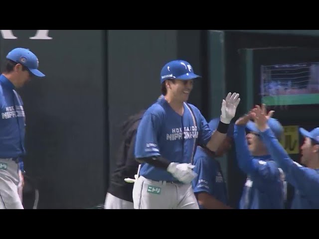 3回表】意地の一発!! ファイターズ・伏見寅威 ソロホームランで1 3回表】意地の一発!! ファイターズ・伏見寅威 ソロホームランで1