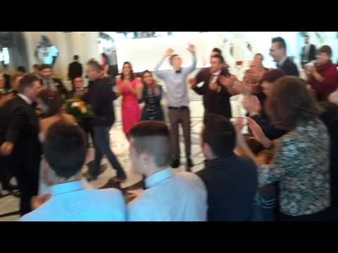 ENTRATA SPOSI DIVERTENTE AL RISTORANTE PLAZA VASTO MUSICA MATRIMONIO BY FRANCESCO BARATTUCCI