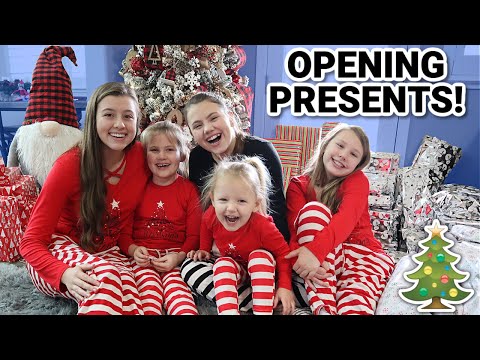 CHRISTMAS MORNING SPECIAL OPENING PRESENTS 2020!