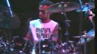Omar Hakim   Drum solo live Weather Report Japan 84