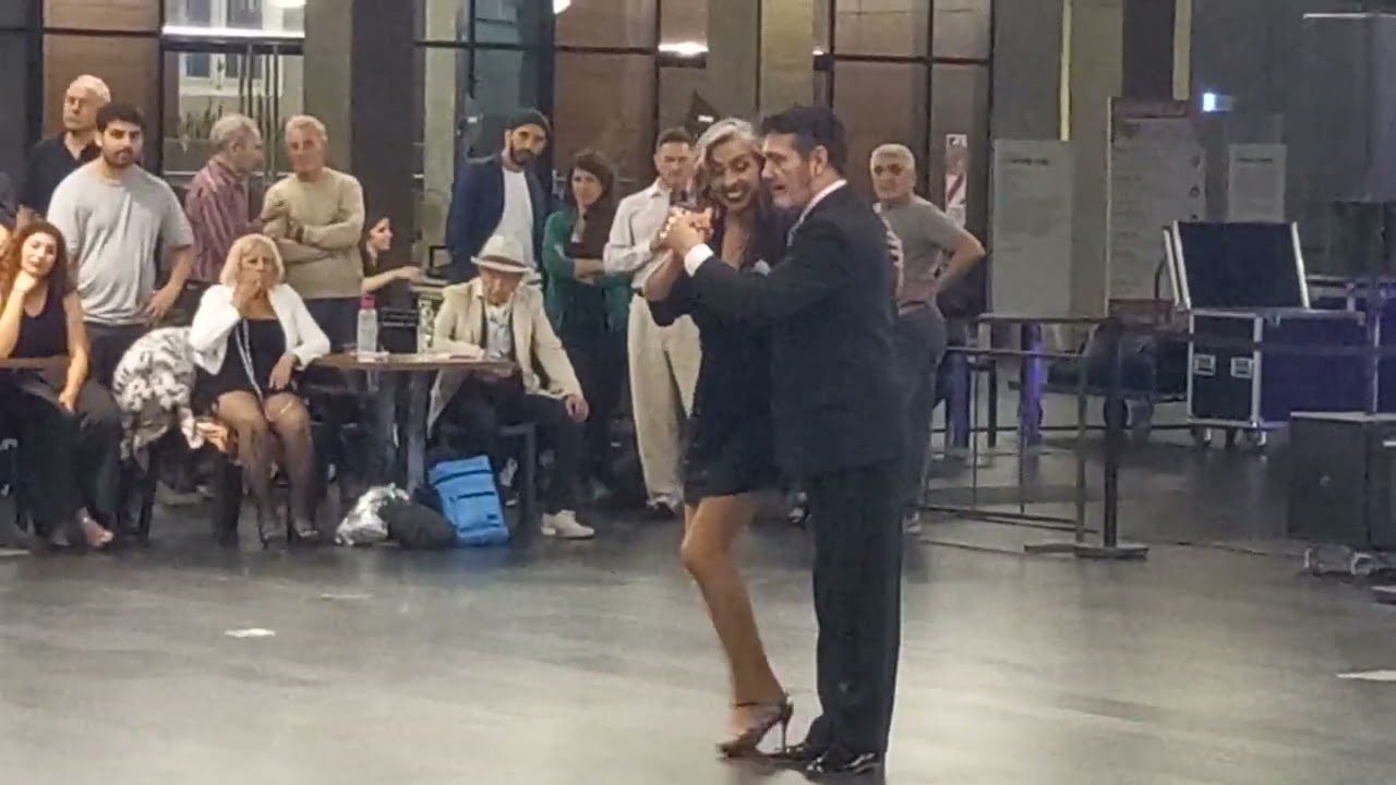 Romance de Barrio. Troilo. Natacha Poberaj y Carlos Rivarola.