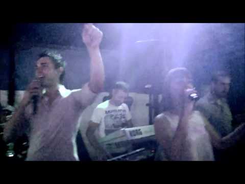 ZARKO STANOJEVIC i ASTERIKS BEND KG / DJ SOFRANO CAFFE "DZUNGLA" BATOCINA (live mix)