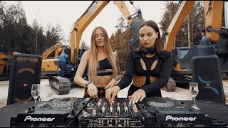 DJ-сет Natasha Wax & Sony Vibe среди 50 экскаваторов XCMG