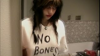 Olivia O.  – “Hole”