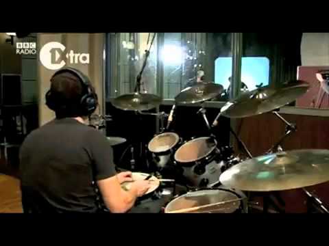 'Reach You' - Engine-Earz Experiment ft Lena Cullen live