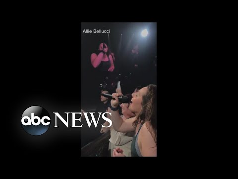 College student blows Michael Buble away with her rendition of 'At Last'