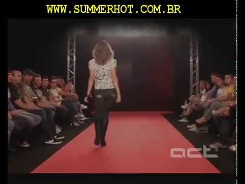 Desfile da Acostamento com participação da SUMMER HOT