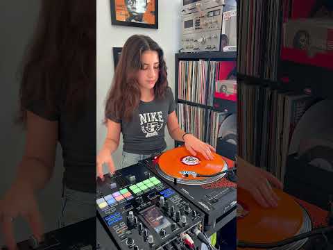 Testing Technics Lamborghini turntable 🚀  #djmichelle #technics #scratching #scratchdj #scratch