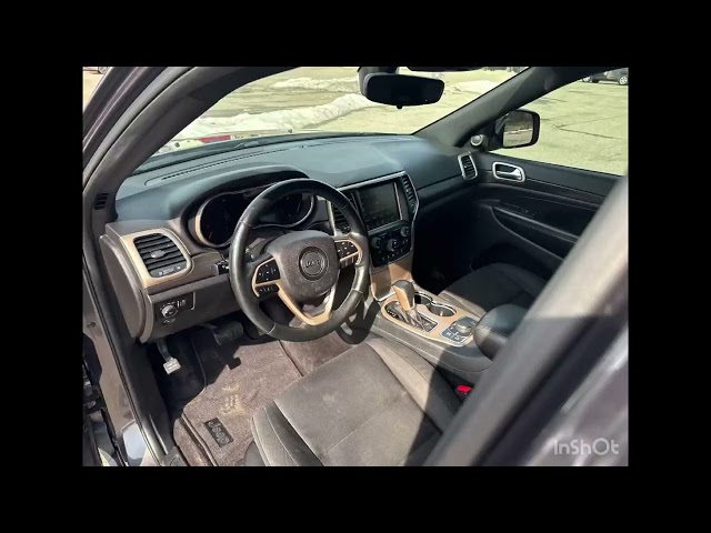 2017 Jeep Grand Cherokee Laredo 4X4 | ROOF RACK | BLACK WHEELS in Cars & Trucks in London