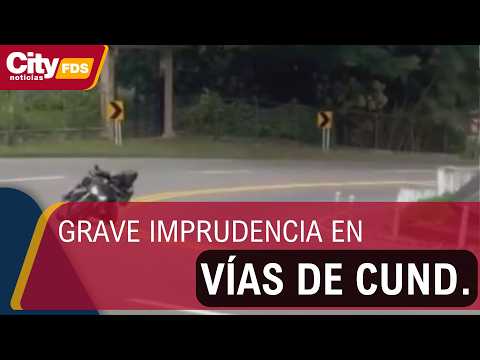 Motociclista chocó contra un carro que adelantaba en doble línea en la vía a La Mesa | CityTv
