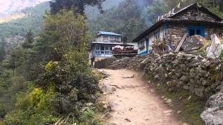 preview picture of video 'Trekking in Nepal:  Lukla to Namche Bazaar'