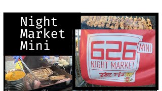 Mini Market but LOTS of food choices MUST SEE