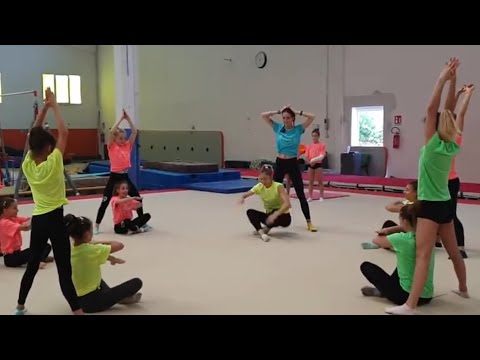 LA SABRI GIOCA A CAPANNE E INDIANI CHALLENGE! ginnastica artistica CSB