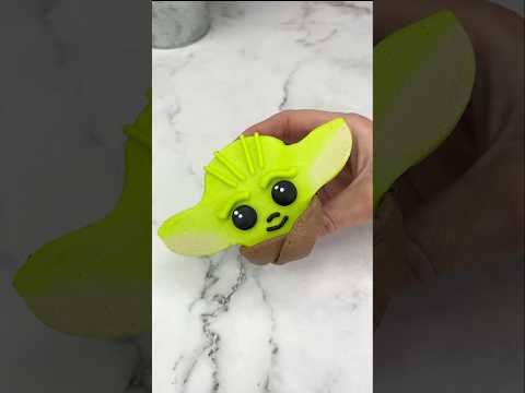 May the 4th be with you 💚 #cupcake #cakedecorating #babyyoda #starwars #cakedbyrach #cakeartist