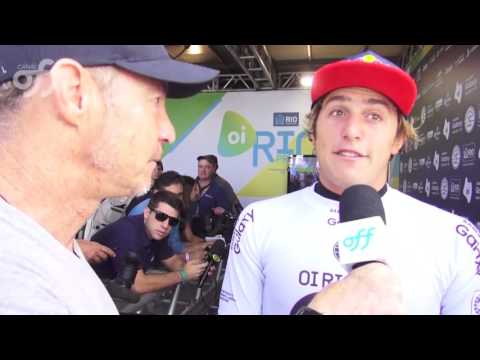 Leonardo Fioravanti venceu a bateria contra Gabriel Medina e Stuart Kennedy