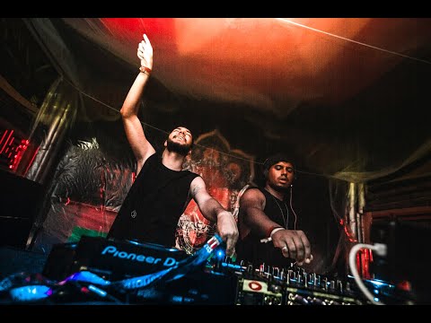 Blacker & James @ Universo Paralelo 15# Up Club Stage