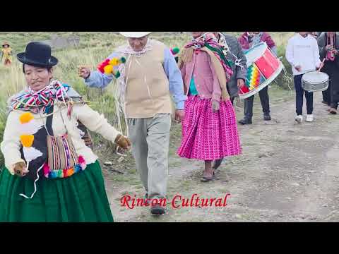 Catacora celebra el Lunes de Carnaval con ofrenda a la Pachamama por la producción de papa
