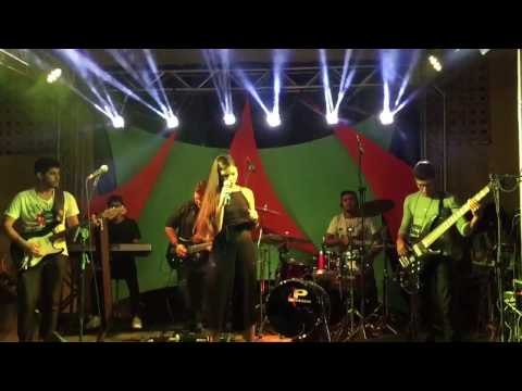 download lagu mp3 mp4 Sarah Sampaio, download lagu Sarah Sampaio gratis, unduh video klip Sarah Sampaio