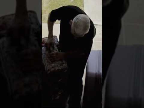 81-year-old Texas luggage delivery driver goes viral