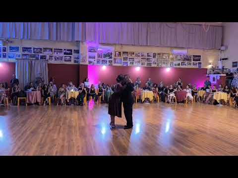 Carlos Estigarribia y Natalia Ochoa  - "Cara Sucia" -  OrquestaCarlos Di Sarli