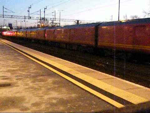 325013, 4 and 6 pass Northampton with 1S96, 8th February 2011.