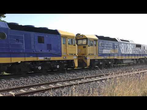 More AMAZING Diesel LIGHT ENGINE MOVEMENTS - Australian Railways