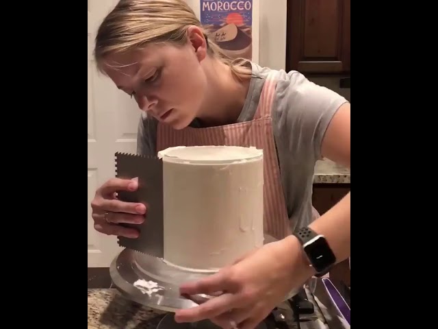 سر تمليس الكيك حجم 9 انش