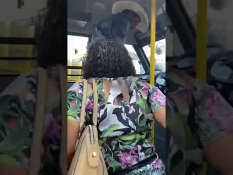 Cerimônia de entrega de ônibus escolar para JAURU