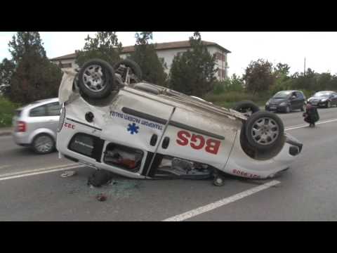 Știre Etv/12.05.2017 – AMBULANȚĂ IMPLICATĂ ÎNTR-UN ACCIDENT