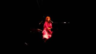 Tori Amos - 1000 Oceans (solo) Frankfurt 2011