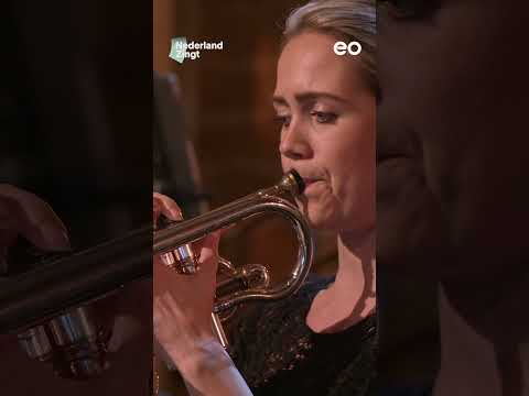 Massaal zingen we Gods belofte uit: U geeft een toekomst vol van hoop! 🥹❤️ - Nederland Zingt