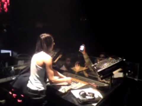 OFFIR MALOL - LIVE! @ TLV 22/3/10  |  RAK OTHA ROZA