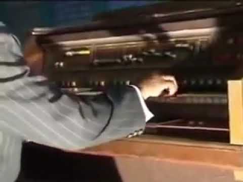 Kwaya ya Mt. kizito Makuburi DSM_ Msifu Bwana.