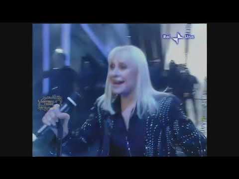 CARRAMBA CHE FORTUNA-2008 Raffaella Carra' in "Ma che sera"