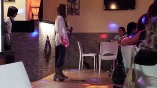 Valentina Agria "Tintarella di Luna" di Mina