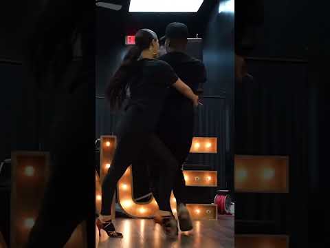 De’Jon and Clo Salsa on2 Demo Dallas, Texas Salsa Class -Tropik Vybe Dance Company #salsa #dallas