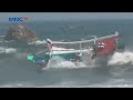 Detik Detik Perahu Nelayan Diterjang Ombak Besar Di Pantai Puger Jember LintasiNewsSiang 02 08