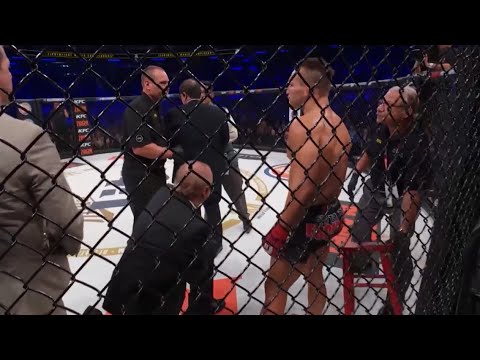 Michael Chandler's stool gets pulled out from under him