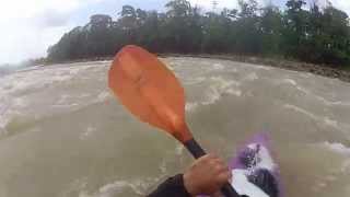 preview picture of video 'kayak Río sucio, Parque Nacional Braulio Carrillo, Costa Rica'