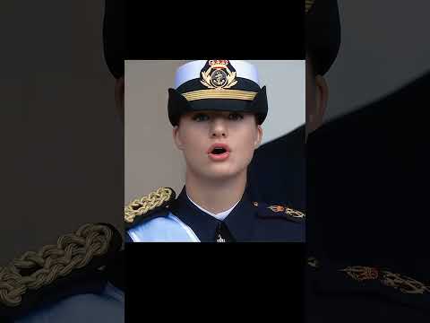Most recently Princess Leonor and Her Majesty attended a national holiday ceremony. #edit #fyp#spain