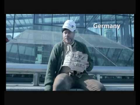 Jag har producerat den här låten till filmen ”Hjälp jag är hemlös”och jag sjunger också den tillasammans med Gurkan Gasi och Besim