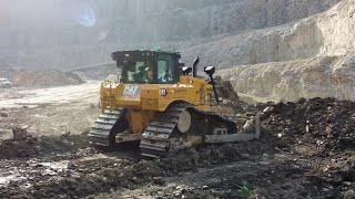 CAT D6 & D6R Working Quarry Tip...