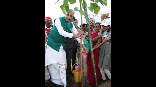 01.01.2026: Governor Plants Sapling in the School of Pimparkhed